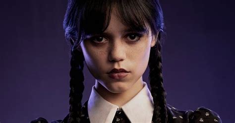 mercoledì addams vestito originale|Mercoledì: 5 cose da sapere sullo stile gotico di Jenna。